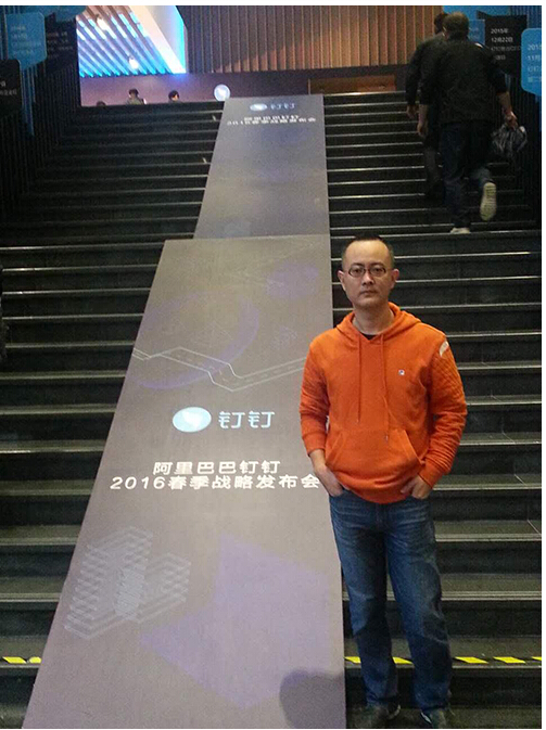 自2015年8月31日釘釘開放平臺上線以來，已有來自各細分領域的合作伙伴和釘釘達成戰略合作。在移動訂貨領域，釘釘聯合易訂貨打造“易訂貨釘釘”專版，內用釘釘管理辦公效率，外用易訂貨提升客戶訂單協作效益，以期撬動更多的中小企業用戶，通過“開放、共贏”的合作理念，在一個平臺上幫企業實現“溝通、協同”。